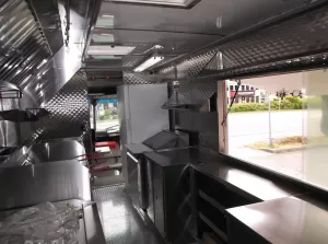 Canadian Brewhouse - Food Trucks - 18 ft Step Van