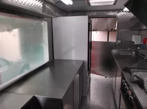 Canadian Brewhouse - Food Trucks - 18 ft Step Van