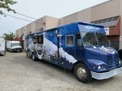 Hollywood North - Film Catering Trucks - 29 ft Freightliner