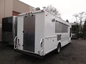 Kitchen Wisdom - Film Catering Trucks - 22 ft Freightliner